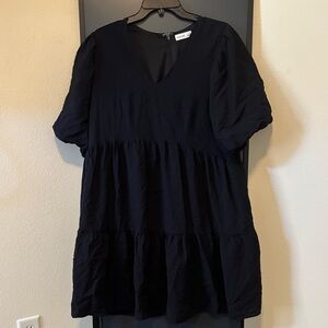 Nine West Black Puff Sleeve Tiered V-Neck Tunic